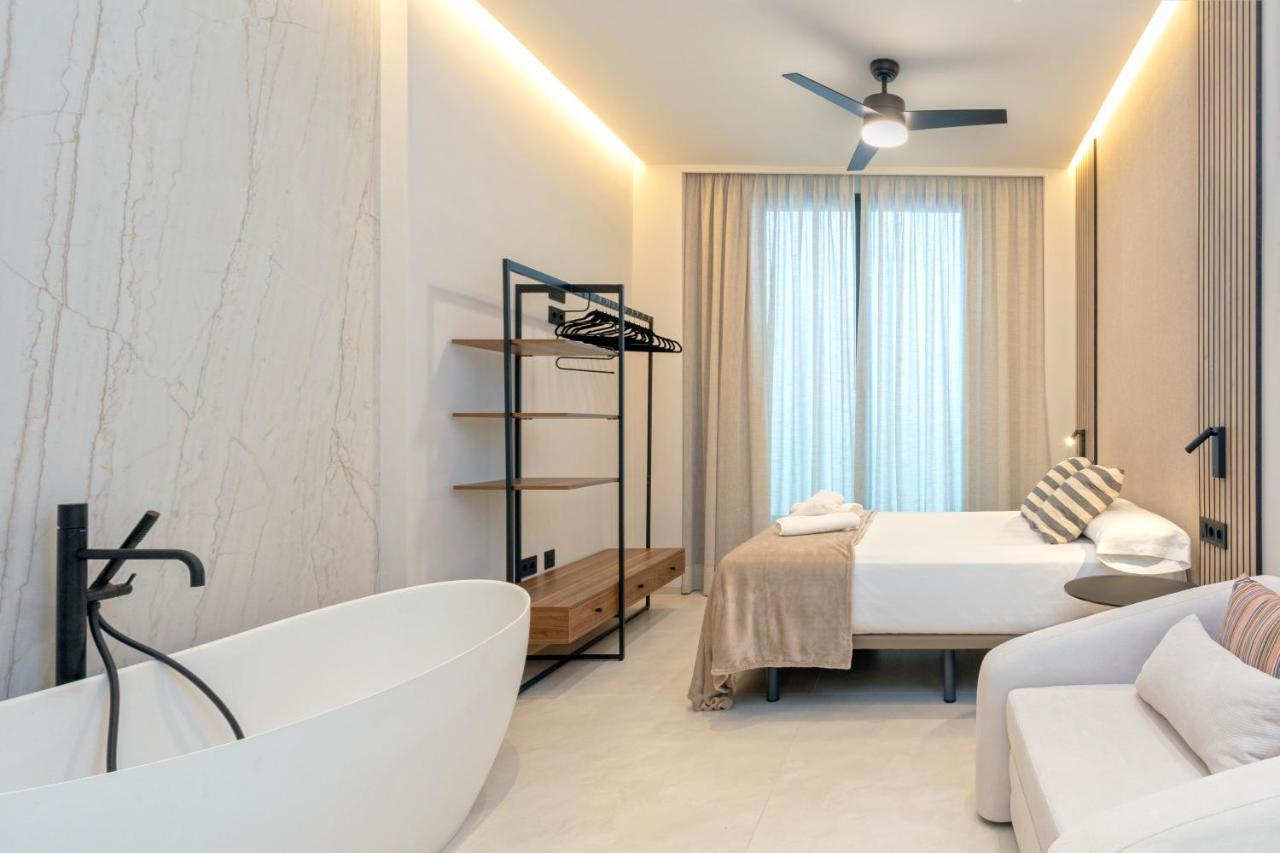 Magnificent Renovated 2Bd 2Bth Duplex With Backyard - City Centre Malaga Exterior photo